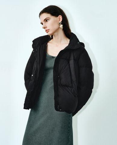  URBAN REVIVO - Áo khoác phao nữ cổ cao tay dài phối mũ 