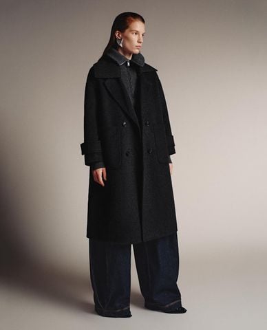  URBAN REVIVO - Áo khoác măng tô nữ dáng dài phối túi 