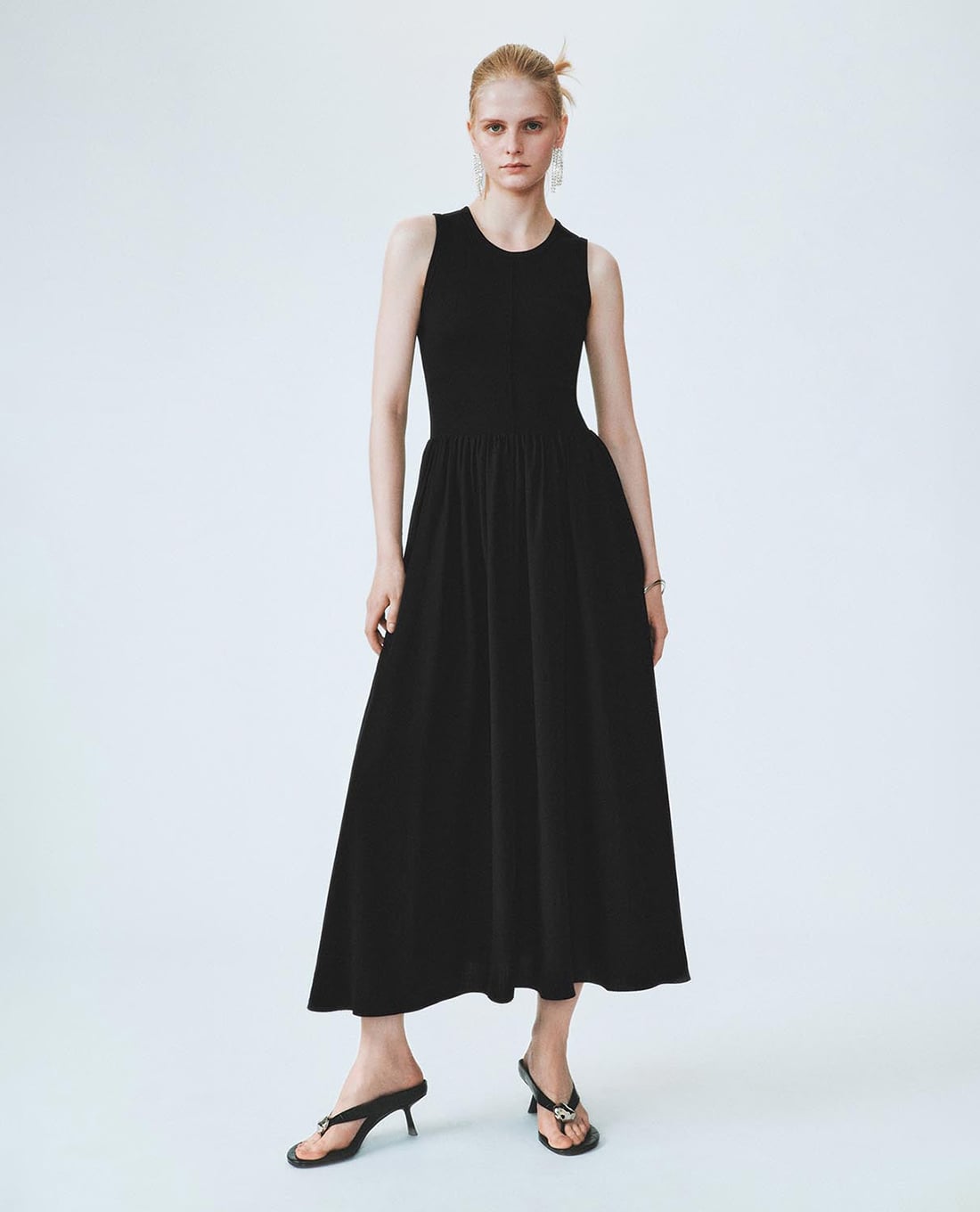 URBAN REVIVO - Đầm sát nách midi dáng xoè thanh lịch