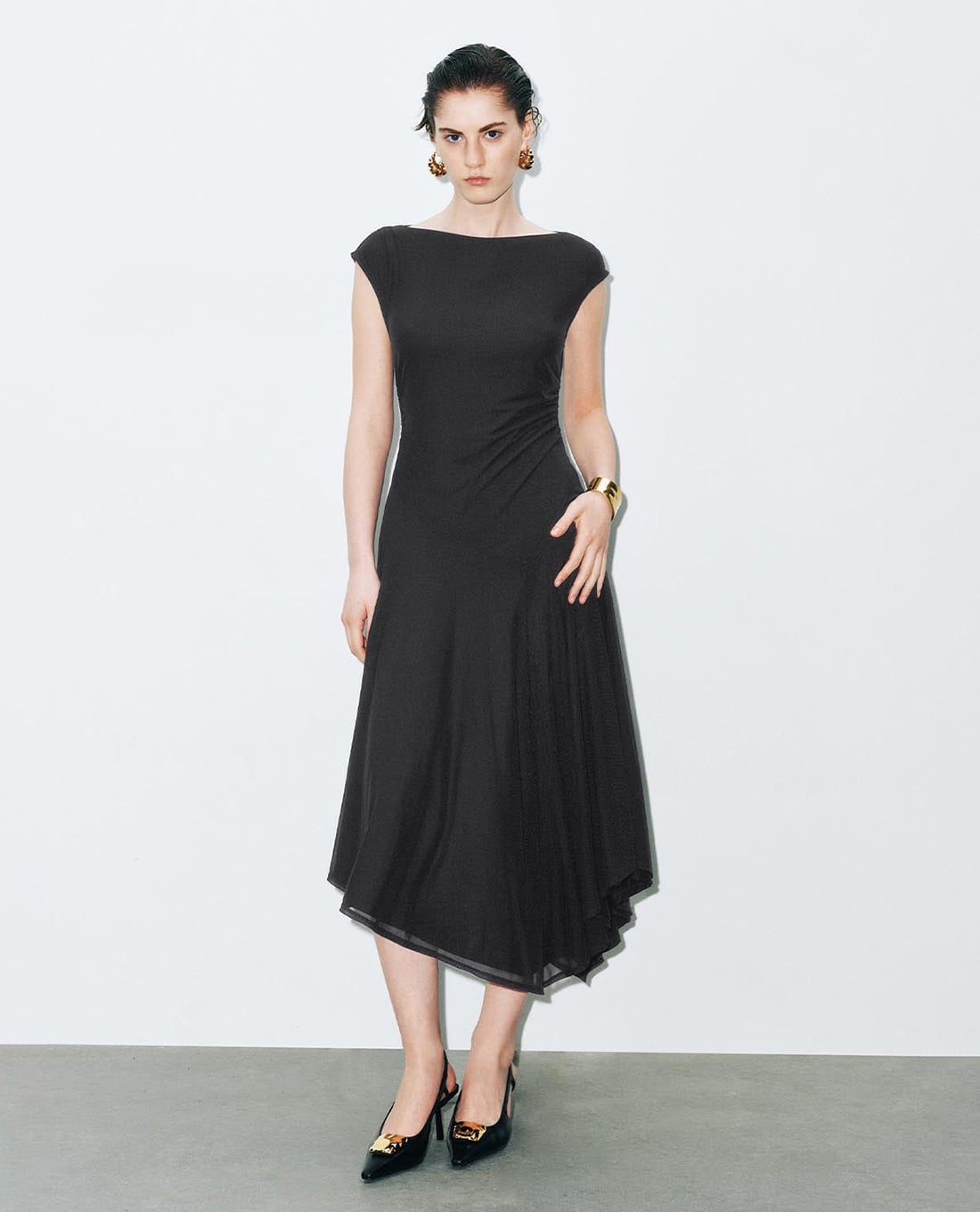 URBAN REVIVO - Đầm midi cổ thuyền tà lệch