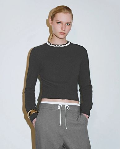  URBAN REVIVO - Áo dệt kim nữ cổ tròn tay dài đính đá 