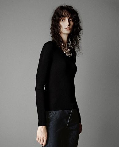  URBAN REVIVO - Áo dệt kim nữ cổ tròn tay dài 