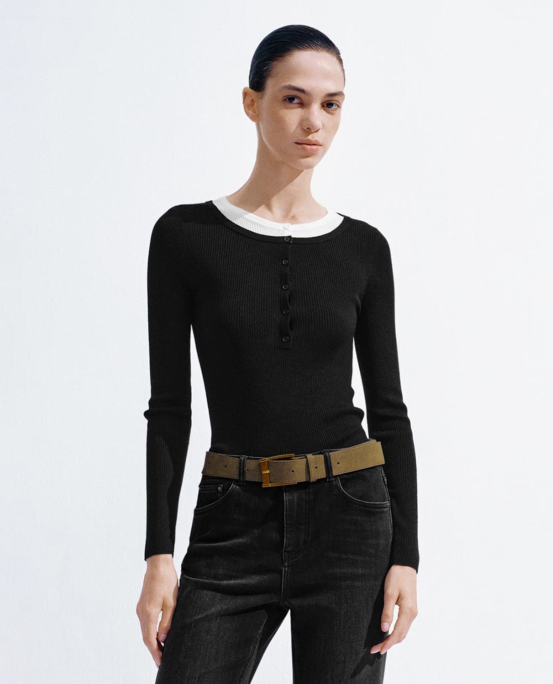 URBAN REVIVO - Áo dệt kim nữ cổ tròn tay dài phối viền