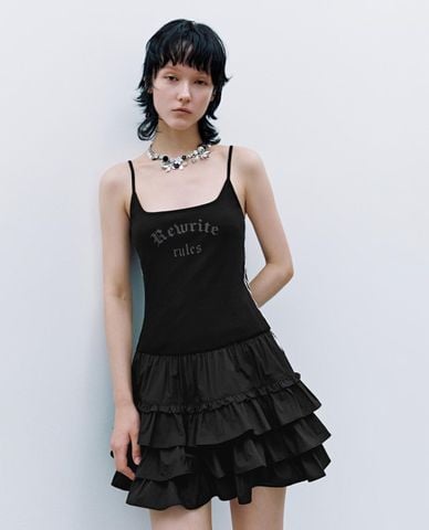  URBAN REVIVO - Đầm hai dây mini xếp tầng dáng xoè 