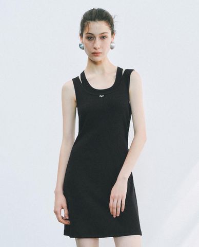  URBAN REVIVO - Đầm sát nách mini cổ chữ U phom ôm 