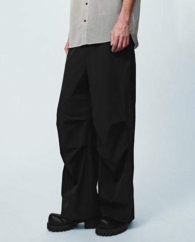  URBAN REVIVO - Quần unisex ống rộng lưng thun 