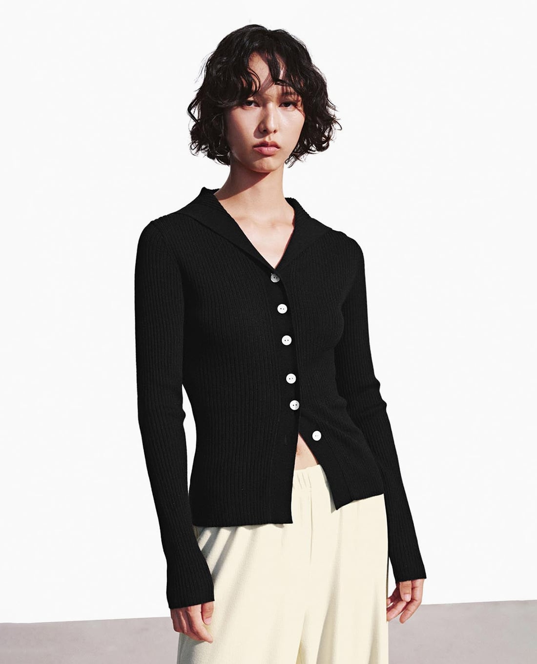 URBAN REVIVO - Áo khoác cardigan nữ cổ thuỷ thủ tay dài phom ôm