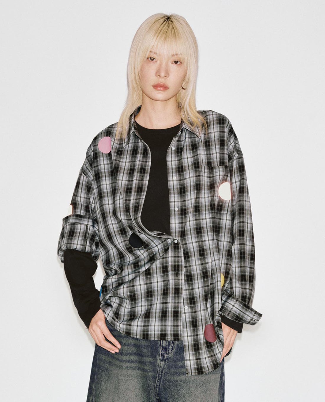 URBAN REVIVO - Áo khoác sơ mi nữ tay dài kẻ caro