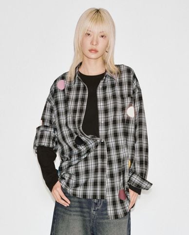  URBAN REVIVO - Áo khoác sơ mi nữ tay dài kẻ caro 