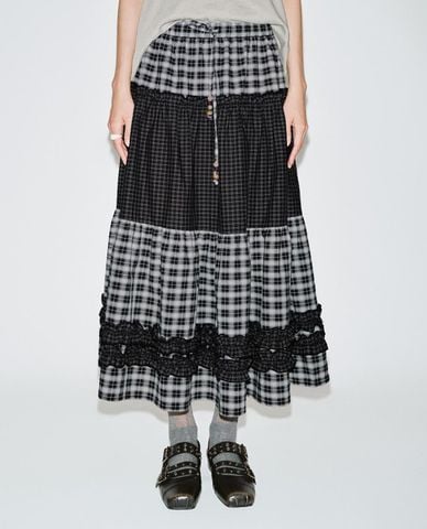  URBAN REVIVO - Chân váy xếp tầng midi kẻ caro 