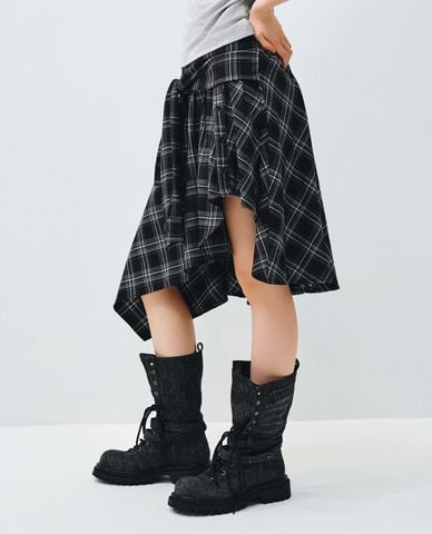 URBAN REVIVO - Chân váy midi bất đối xứng thắt nút kẻ caro 