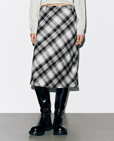  URBAN REVIVO - Chân váy chữ A midi kẻ caro 
