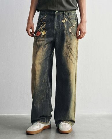  URBAN REVIVO - Quần jeans nam ống rộng họa tiết bụi bặm 