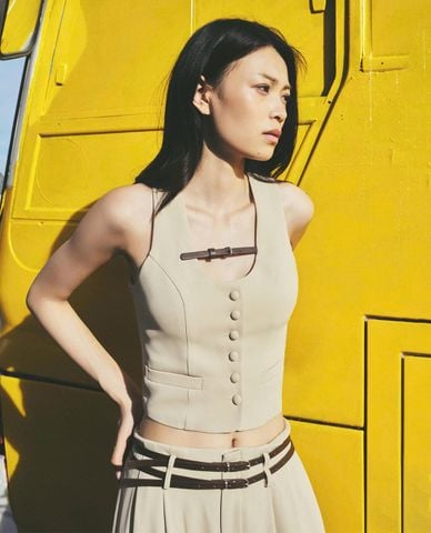  DEZUS - Áo croptop nữ cổ vest phối đai Dilala 
