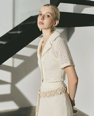  DEZUS - Áo sơ mi nữ cổ bẻ tay ngắn phối ren Berlin 