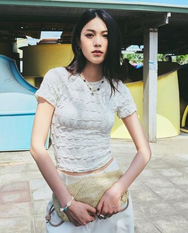  DEZUS - Áo thun nữ cổ tròn tay ngắn phom ôm Okkas 