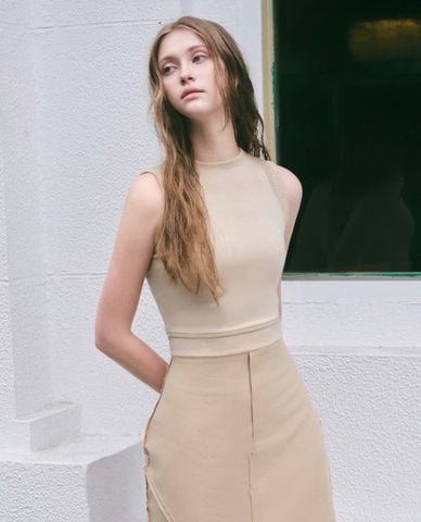  DEZUS - Áo sát nách nữ cổ tròn phom ôm Beige 