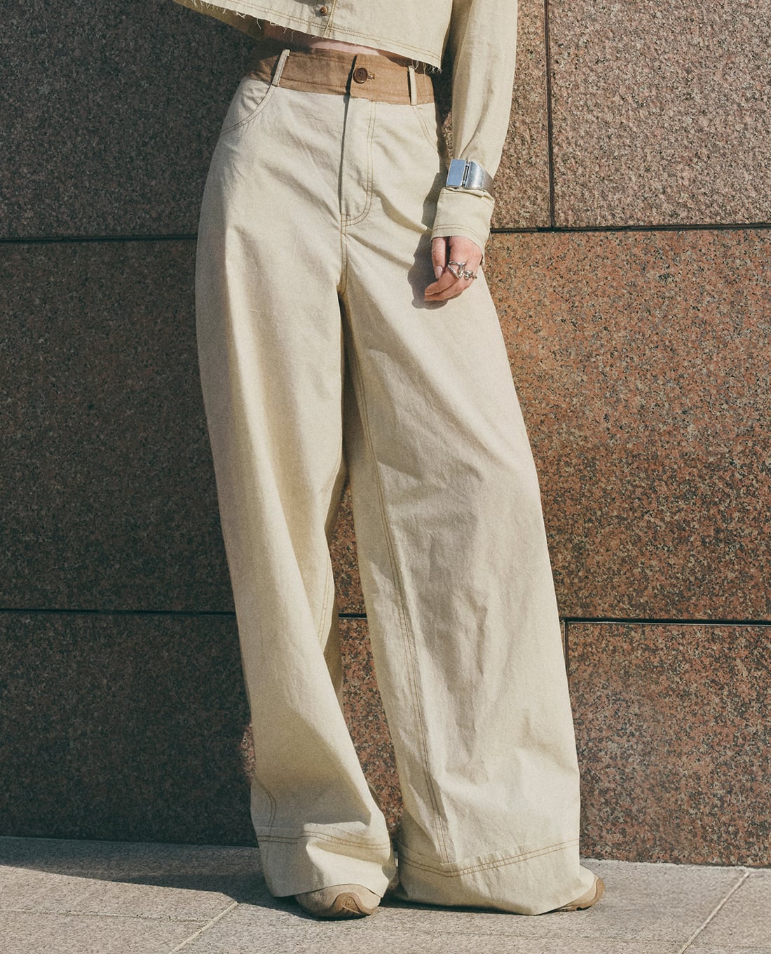 DEZUS - Quần nữ ống rộng phối cạp tương phản Shaine