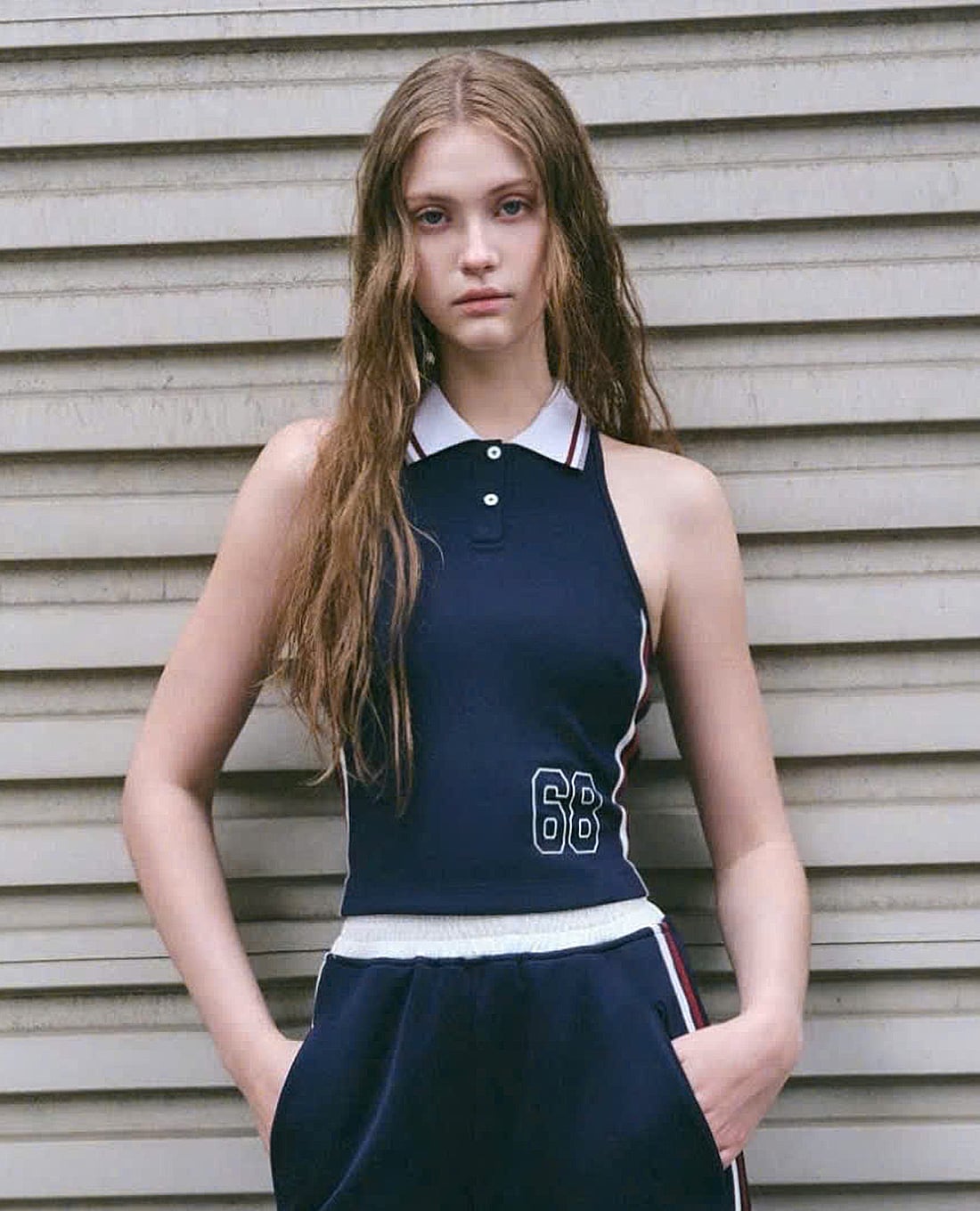 DEZUS - Áo sát nách nữ cổ bẻ phối viền Quondam