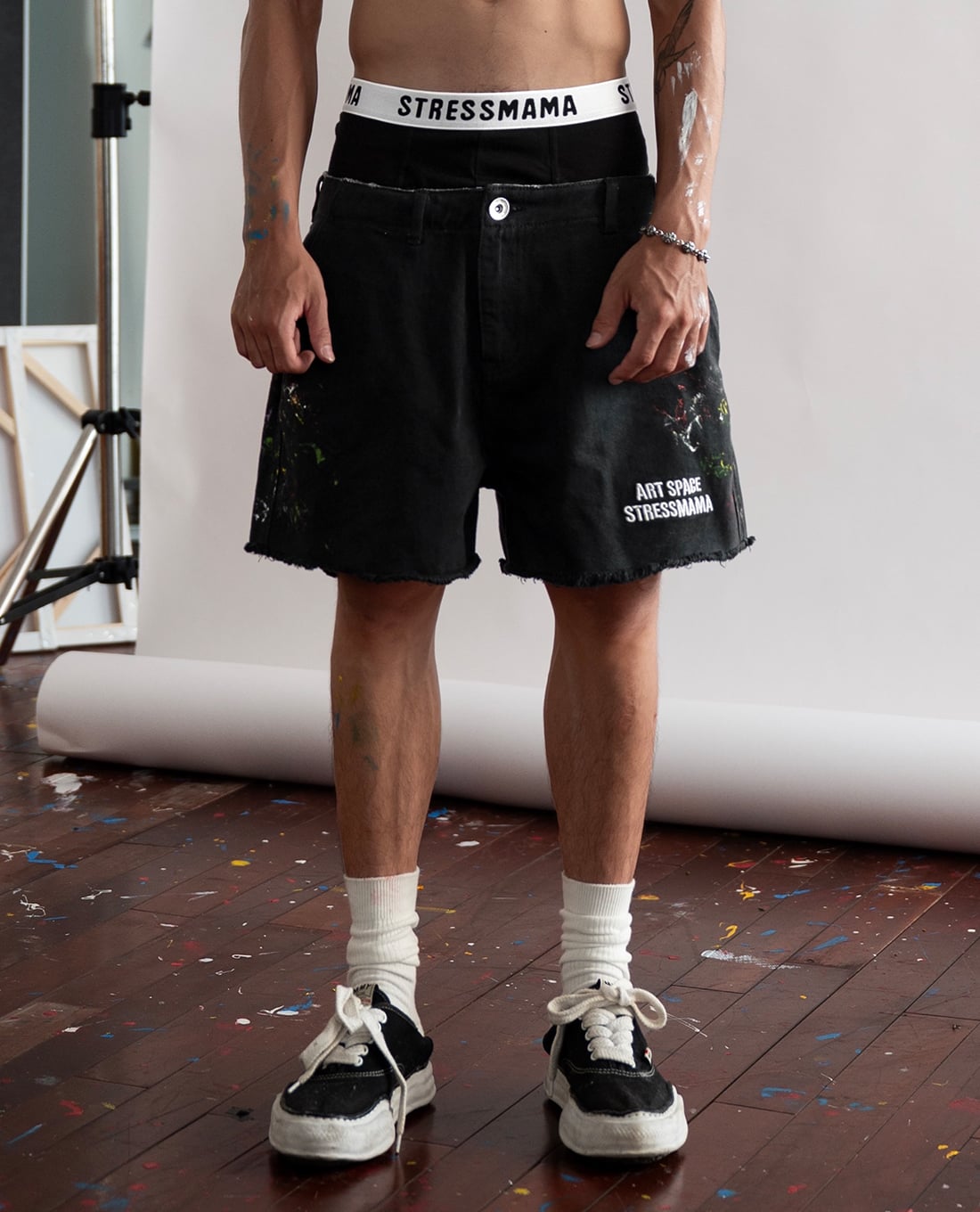 STRESSMAMA - Quần short unisex ống rộng rách gấu Splatter