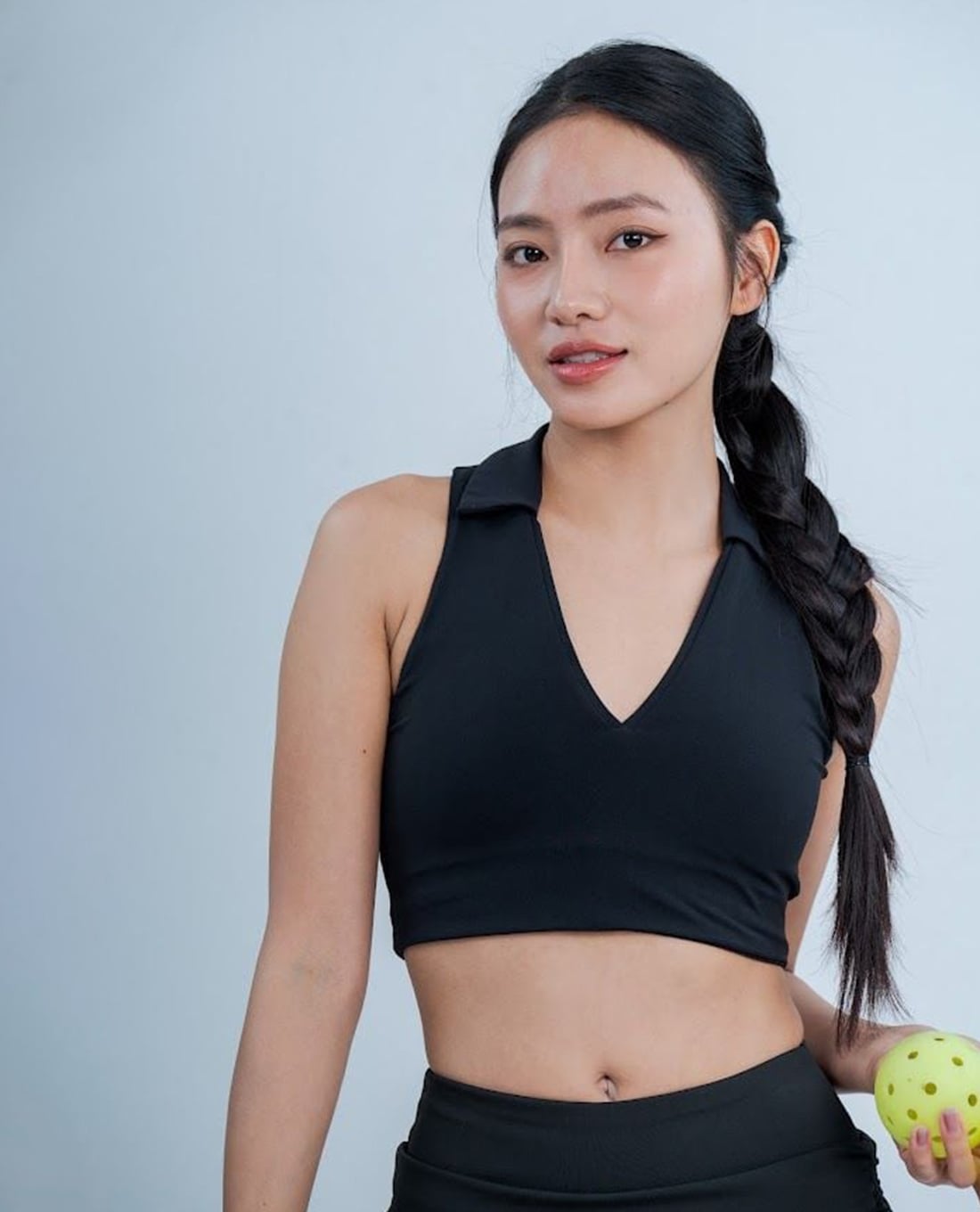 AZURA - Áo bra thể thao nữ cổ V dáng ôm