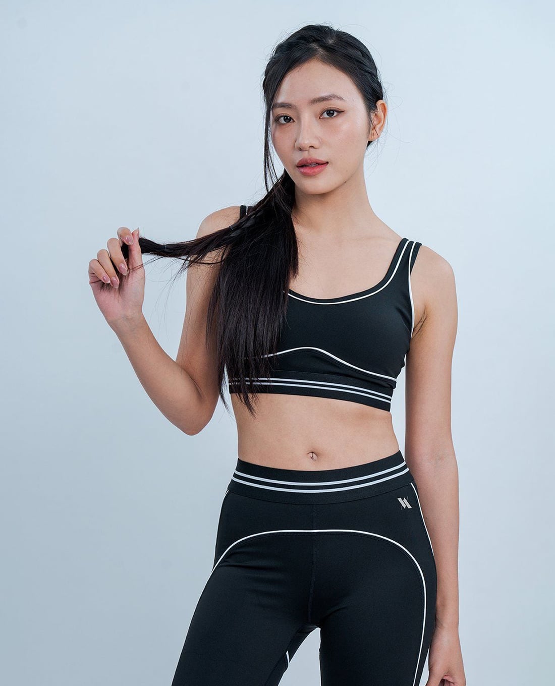 AZURA - Áo bra thể thao nữ cổ U phối viền