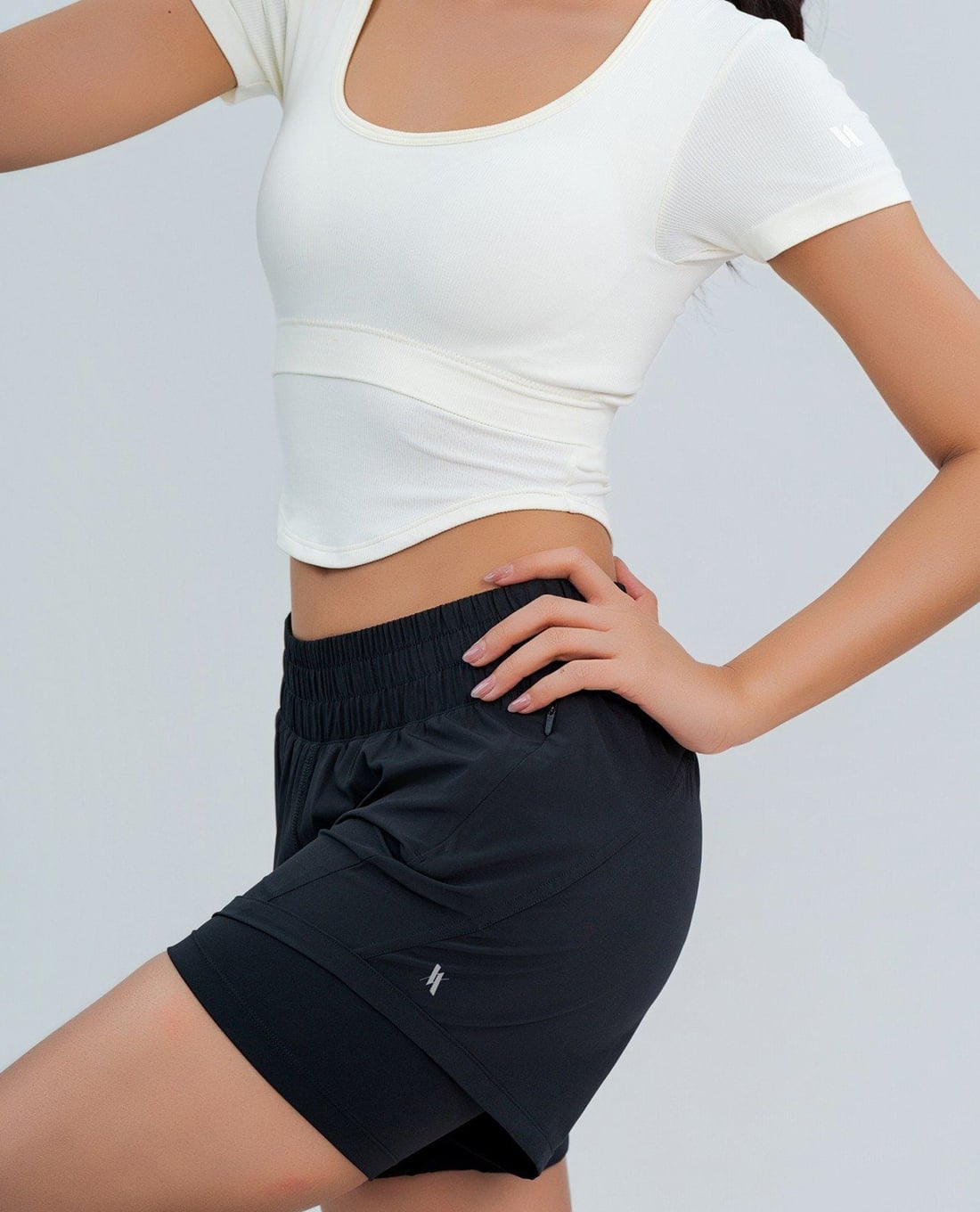 AZURA - Quần short chạy bộ nữ lưng thun Cloud