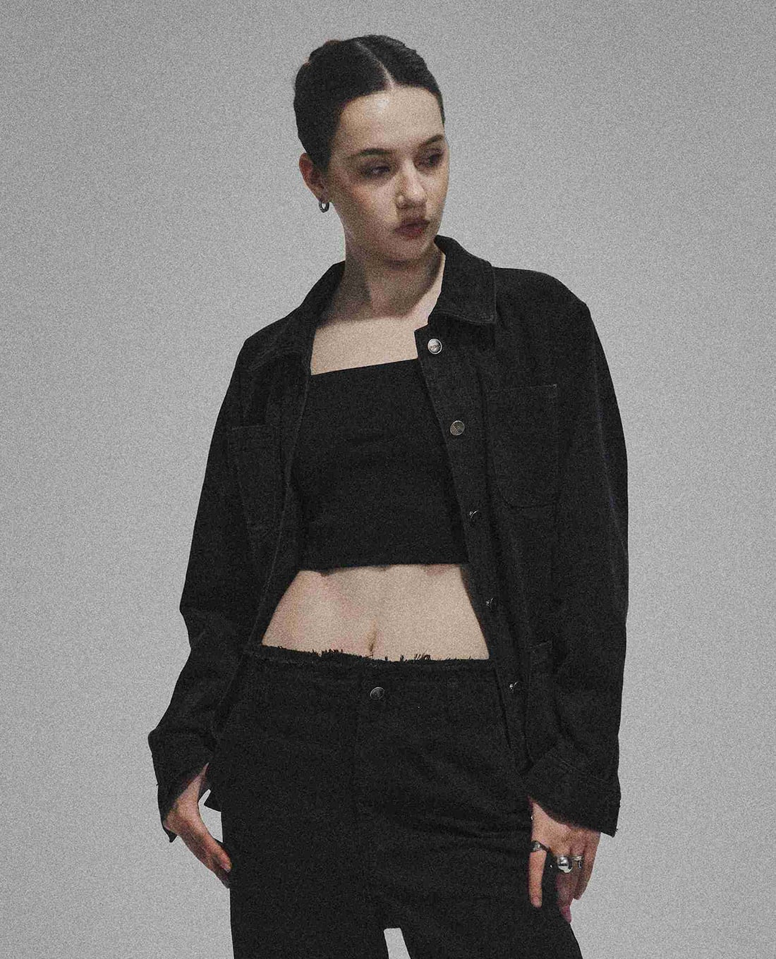 DEZUS - Áo khoác denim nữ cổ bẻ tay dài phối túi Blumari