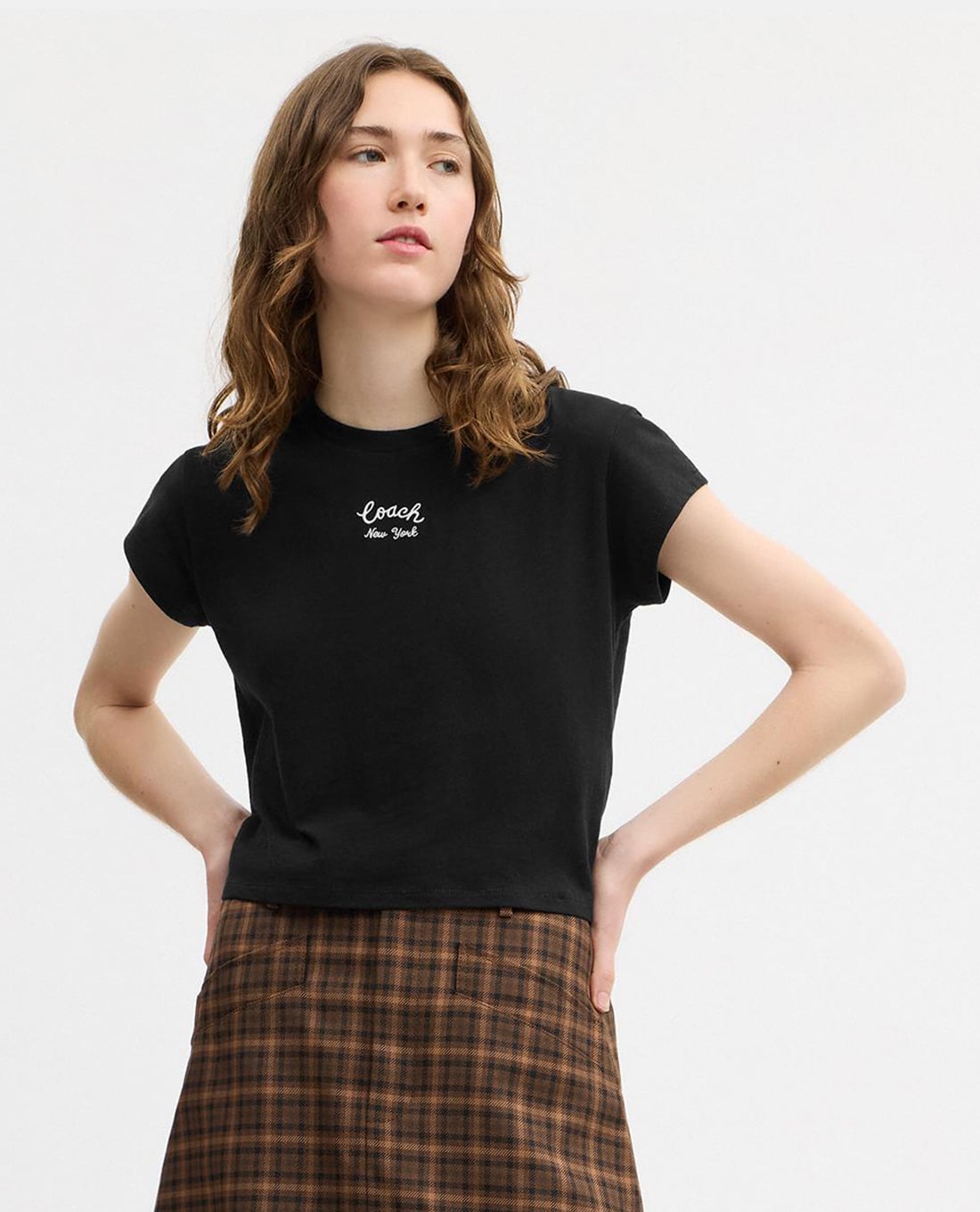 COACH - Áo croptop nữ cổ tròn tay ngắn