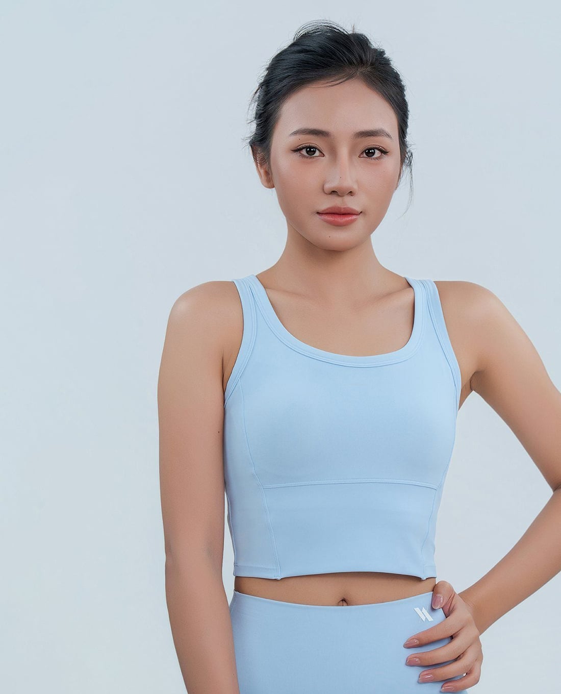 AZURA - Áo bra thể thao nữ cổ U phom ôm