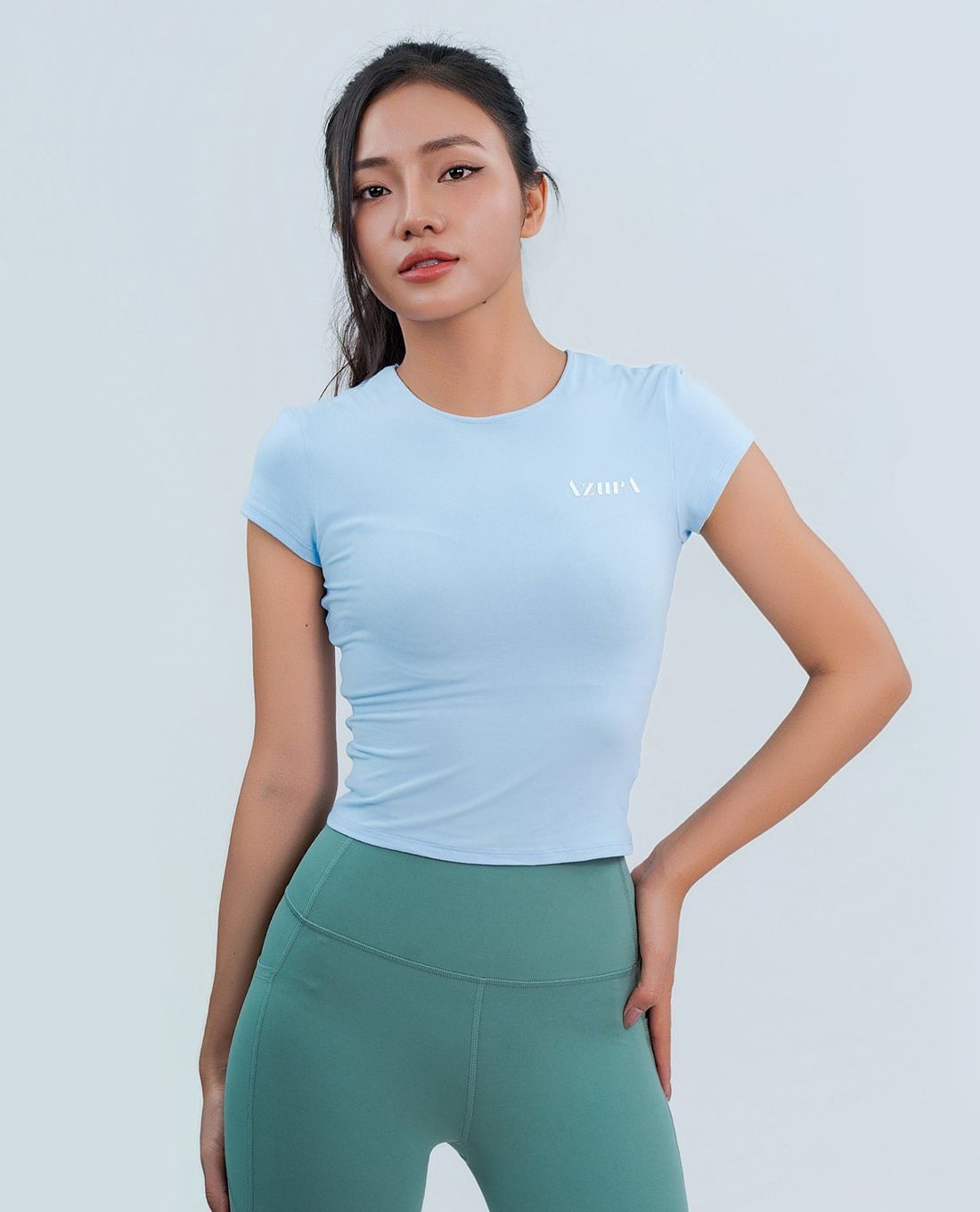 AZURA - Áo thun thể thao nữ cổ tròn tay ngắn phom ôm