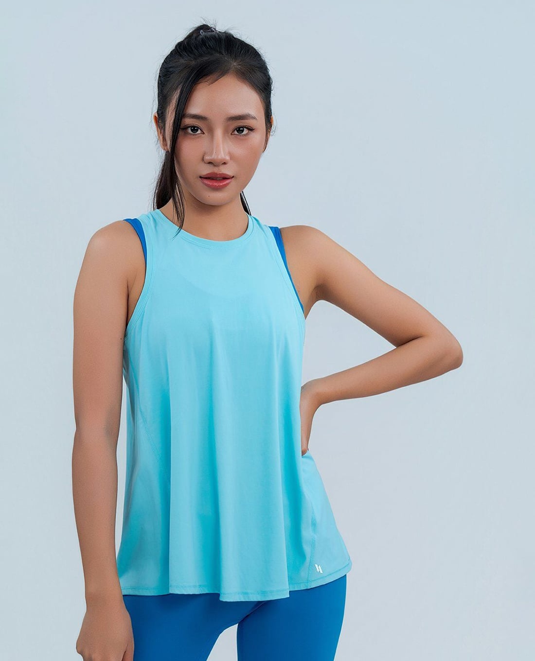 AZURA - Áo ba lỗ thể thao nữ cổ tròn xẻ lưng