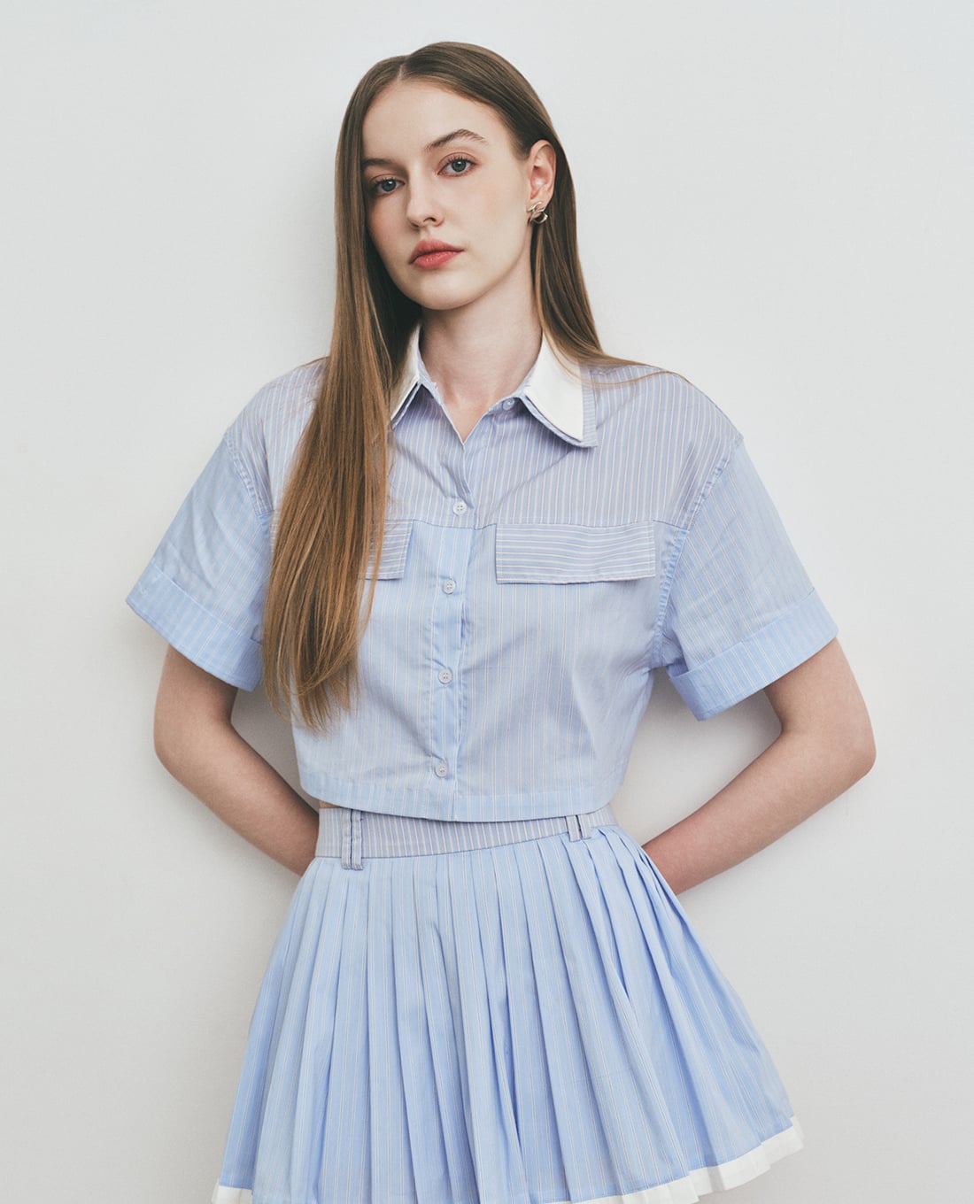 DEZUS - Áo sơ mi nữ kẻ sọc phom croptop Elarion