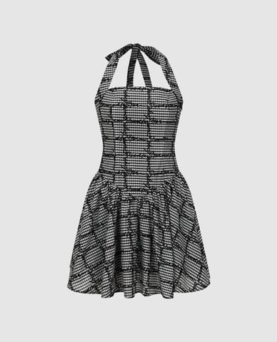  URBAN REVIVO - Đầm mini cổ yếm kẻ sọc caro 