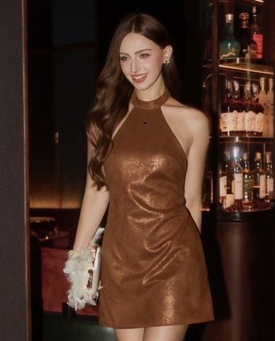  THE PHIA - Đầm mini cổ yếm ánh kim Velvetine 