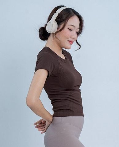  AZURA - Áo thun thể thao nữ cổ tròn tay ngắn phom ôm 