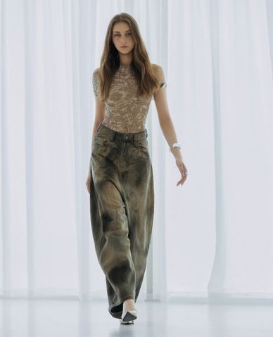  DEZUS - Áo kiểu nữ lệch vai phom ôm Lucylle 