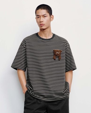  URBAN REVIVO - Áo thun nam cổ tròn tay ngắn kẻ sọc 