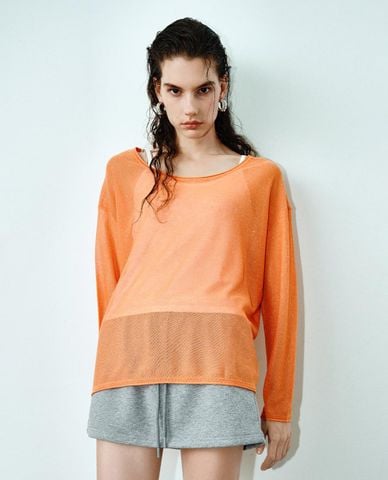  URBAN REVIVO - Áo dệt kim nữ cổ thuyền tay dài xuyên thấu 