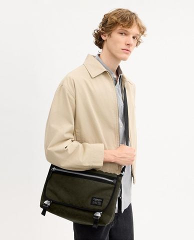  COACH - Túi đeo chéo nam phom chữ nhật nắp gập 