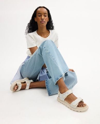  COACH - Giày sandals nữ đế thấp Brynn In Crystal Signature 
