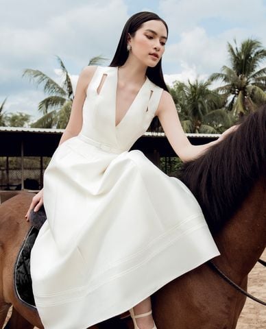  LARMES - Đầm sát nách midi cổ V kèm thắt lưng Taylor 