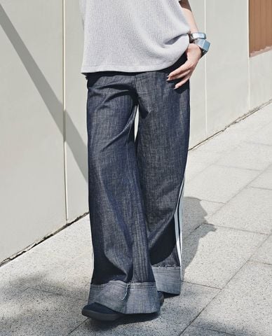  DEZUS - Quần jeans nữ ống rộng phối sọc Jaem 