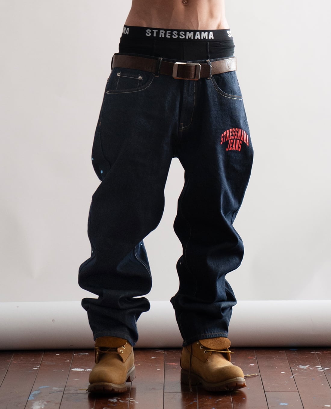 STRESSMAMA - Quần jeans unisex ống rộng vẩy sơn thêu họa tiết