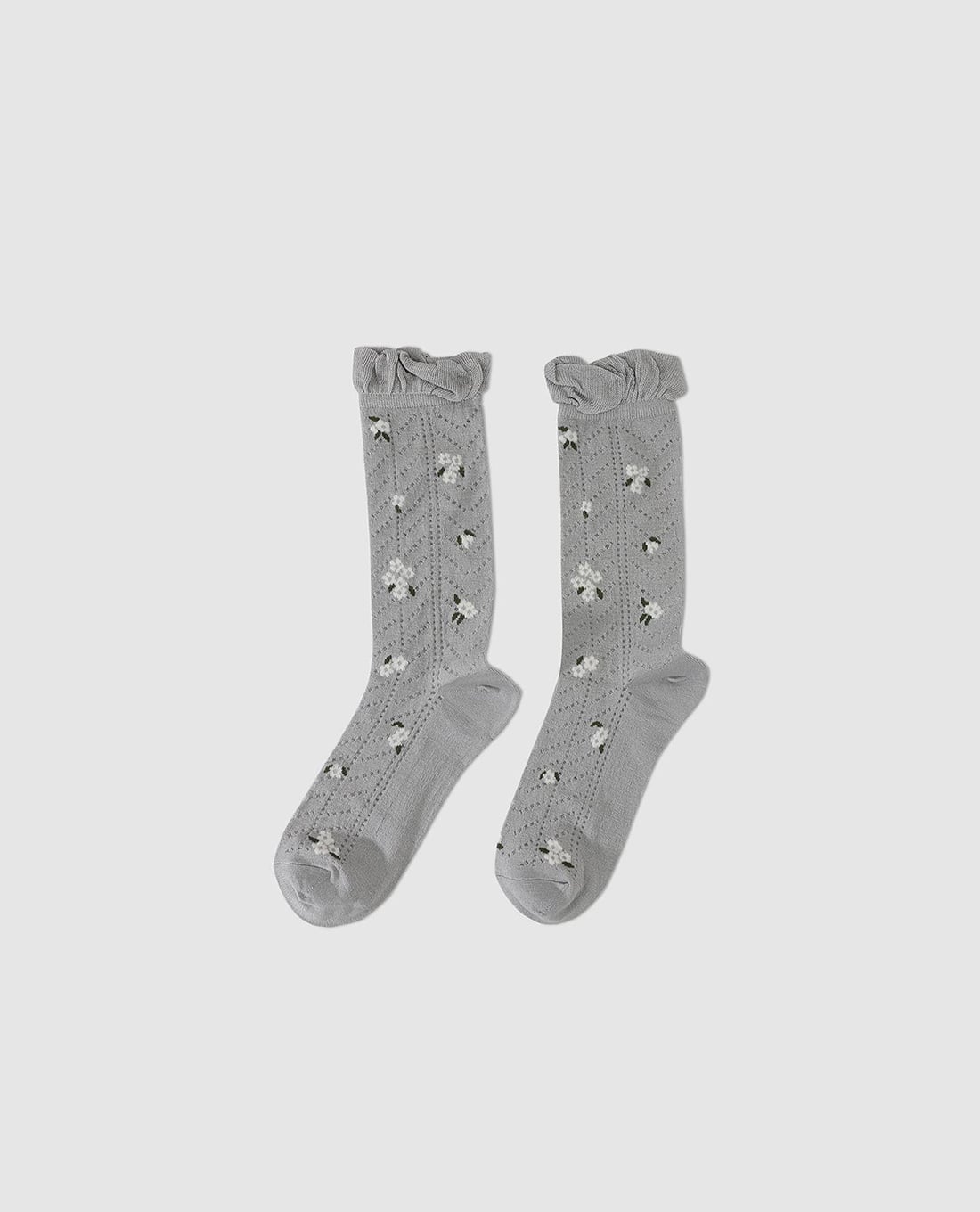 URBAN REVIVO - Vớ nữ cổ cao họa tiết hoa viền bèo