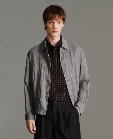  URBAN REVIVO - Áo khoác gió nam cổ bẻ tay dài 