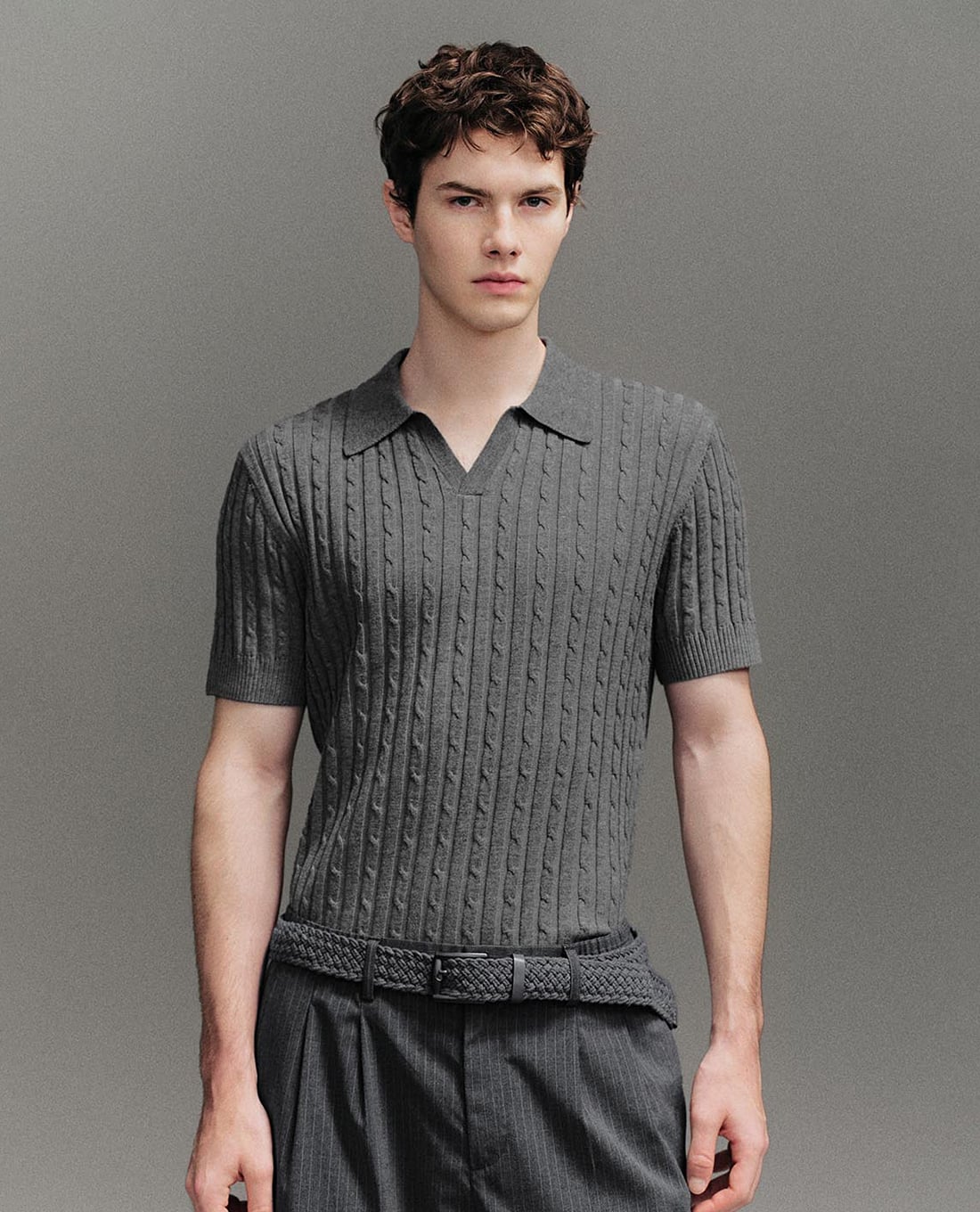 URBAN REVIVO - Áo dệt kim nam cổ bẻ tay ngắn