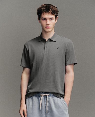  URBAN REVIVO - Áo polo nam cổ bẻ tay ngắn phối họa tiết 