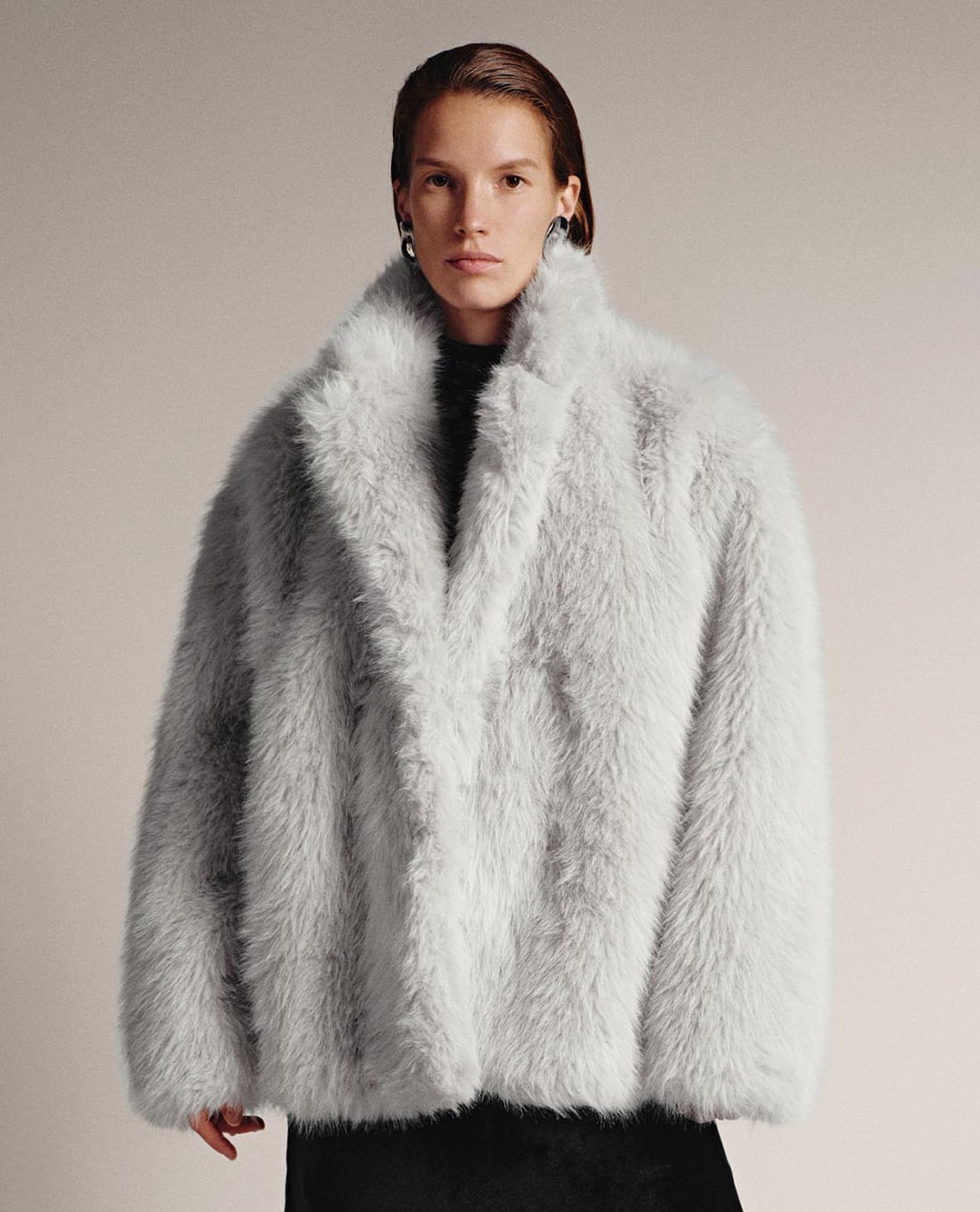 URBAN REVIVO - Áo khoác lông nữ cổ đứng tay dài sang trọng