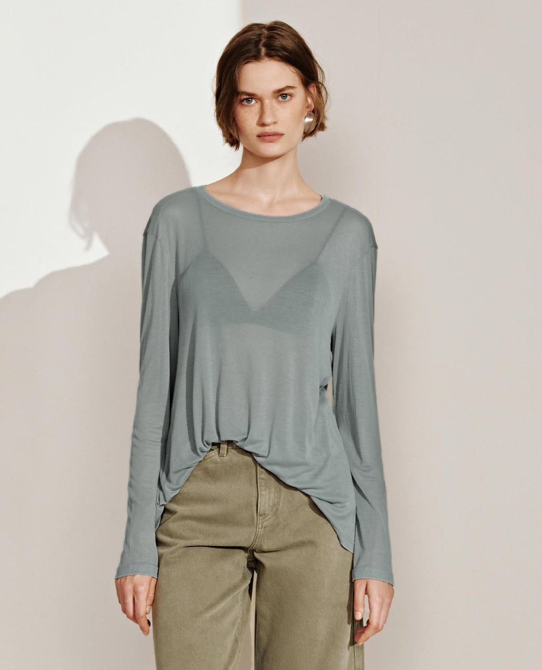 URBAN REVIVO - Áo dệt kim nữ cổ tròn tay dài phom suông